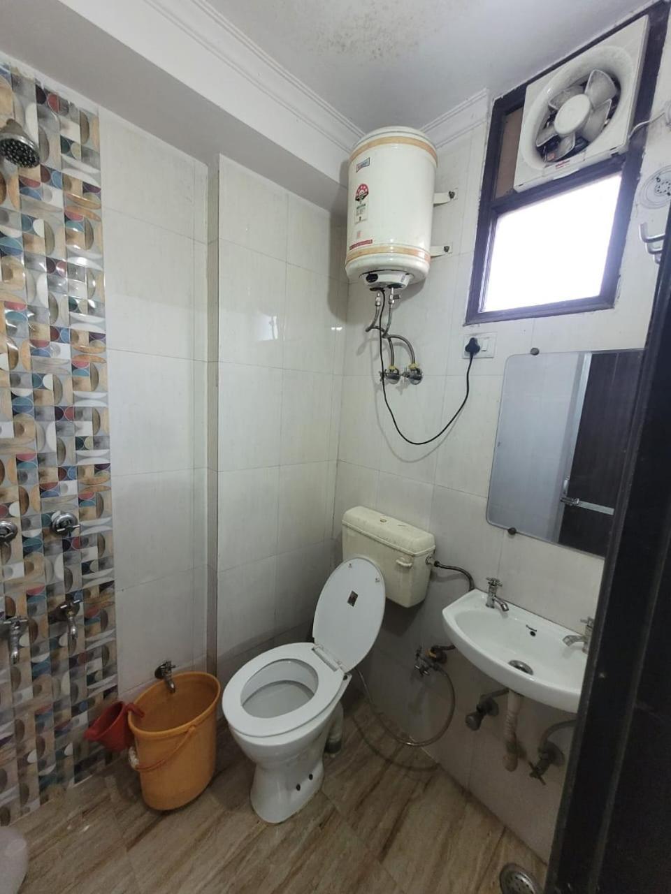 Hotel Residency - Park Metro Station Gate No - 1 New Delhi